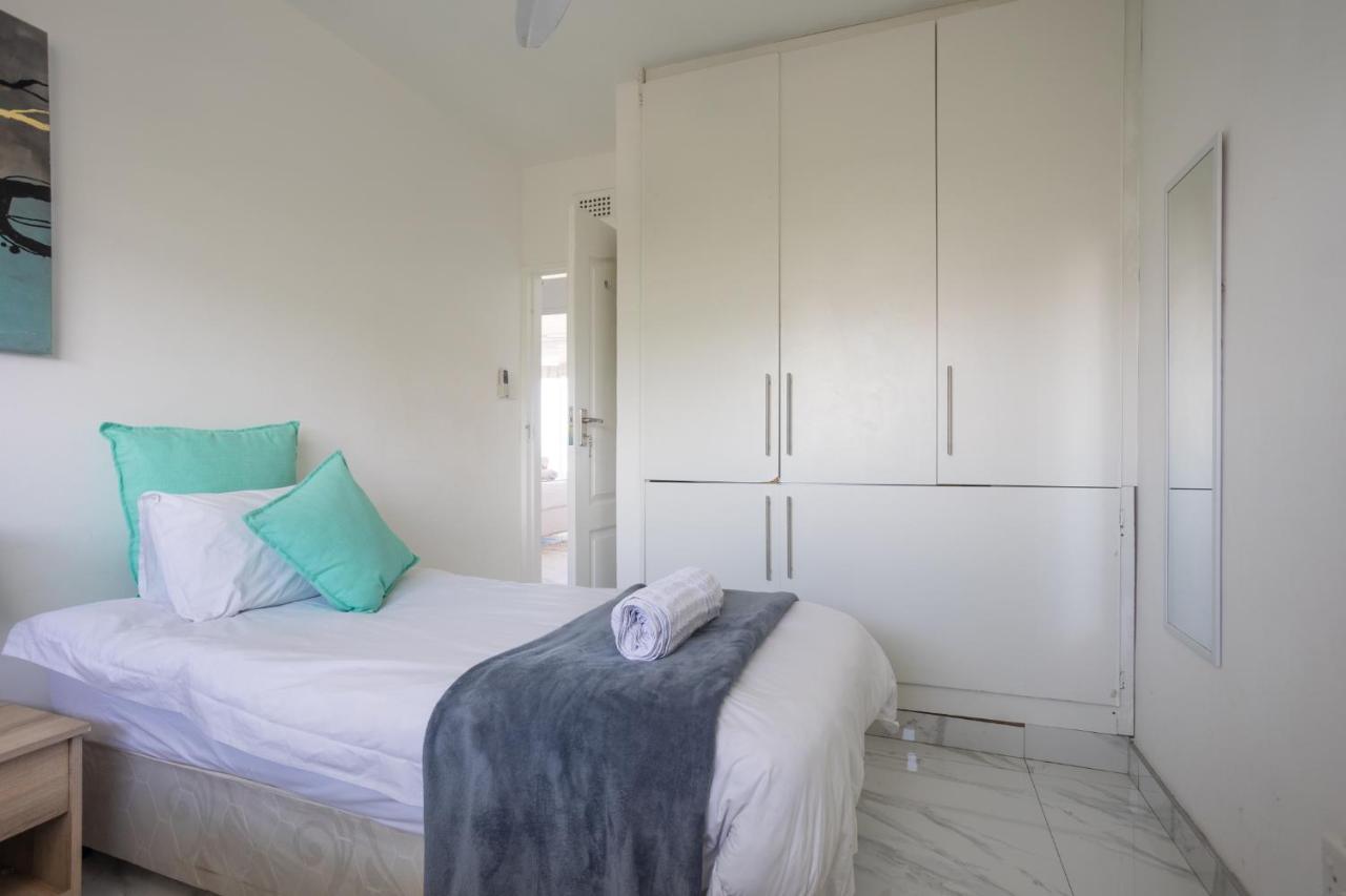 24 Sea Lodge - Sea Viewing Apartment Durban Exterior photo